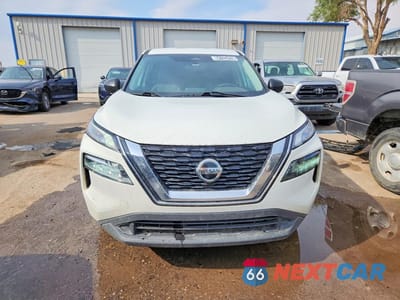 Piąte zdjęcie samochodu w środku: 2021 NISSAN ROGUE S VIN:5N1AT3AB0MC695528 - miniatura
