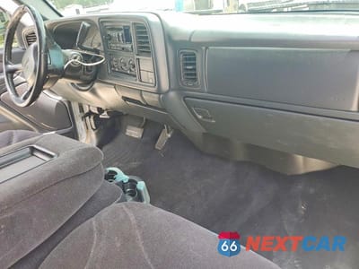 Zdjęcie 8 z 12 samochodu: 2002 GMC NEW SIERRA K1500 VIN:2GTEK19T821345108 - miniatura