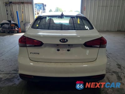 Zdjęcie 6 z 12 samochodu: 2018 KIA FORTE LX VIN:3KPFK4A72JE205626 - miniatura