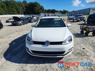 Piąte zdjęcie samochodu w środku: 2016 VOLKSWAGEN GOLF SPORTWAGEN S VIN:3VWC17AU6GM516050 - miniatura