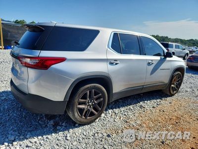 Trzecie zdjęcie samochodu z tyłu: 2018 CHEVROLET TRAVERSE LS VIN:1GNERFKW4JJ253504 - miniatura