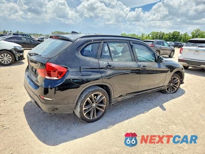 Trzecie zdjęcie samochodu z tyłu: 2013 BMW X1 SDRIVE28I VIN:WBAVM1C56DVW43983 - miniatura
