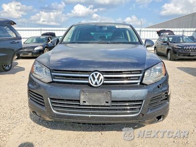 Piąte zdjęcie samochodu w środku: 2014 VOLKSWAGEN TOUAREG V6 TDI VIN:WVGEP9BP3ED013157 - miniatura