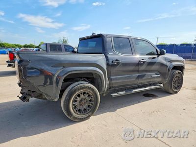 Trzecie zdjęcie samochodu z tyłu: 2025 TOYOTA TACOMA SR5 VIN:3TMKB5FN0SM048813 - miniatura