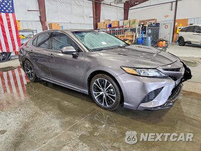 Czwarte zdjęcie samochodu z boku: 2020 TOYOTA CAMRY SE VIN:4T1G11AK3LU900532 - miniatura