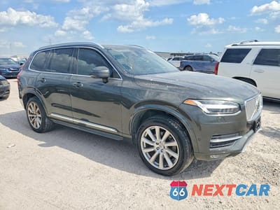 Czwarte zdjęcie samochodu z boku: 2018 VOLVO XC90 T6 VIN:YV4A22PL6J1332169 - miniatura