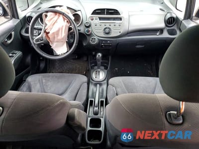 Zdjęcie 8 z 13 samochodu: 2011 HONDA FIT SPORT VIN:JHMGE8H59BC002084 - miniatura