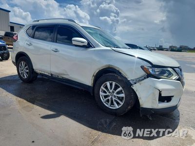 Czwarte zdjęcie samochodu z boku: 2018 NISSAN ROGUE SV VIN:5N1AT2MT4JC850723 - miniatura