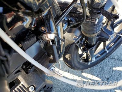 Zdjęcie 8 z 9 samochodu: 2017 HARLEY-DAVIDSON XL883 IRON 883 VIN:1HD4LE217HC429401 - miniatura