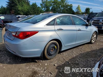 Trzecie zdjęcie samochodu z tyłu: 2013 HYUNDAI SONATA LIMITED VIN:5NPEC4AC3DH519131 - miniatura