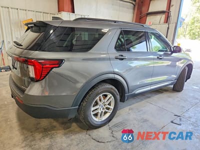 Trzecie zdjęcie samochodu z tyłu: 2025 FORD EXPLORER ACTIVE VIN:1FMUK8DH9SGA21204 - miniatura