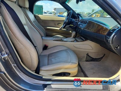 Zdjęcie 10 z 12 samochodu: 2005 BMW Z4 2.5 VIN:4USBT33515LS58679 - miniatura