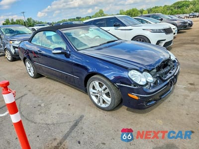 Czwarte zdjęcie samochodu z boku: 2009 MERCEDES-BENZ CLK 350 VIN:WDBTK56F59T107474 - miniatura