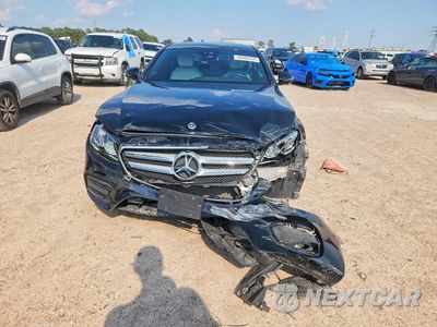 Piąte zdjęcie samochodu w środku: 2019 MERCEDES-BENZ E-KLASSE E 300 VIN:WDDZF4JB4KA519665 - miniatura