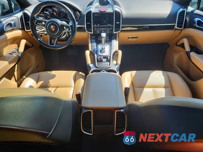 Zdjęcie 8 z 12 samochodu: 2015 PORSCHE CAYENNE VIN:WP1AF2A2XFLA35195 - miniatura