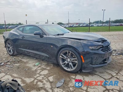Czwarte zdjęcie samochodu z boku: 2021 CHEVROLET CAMARO LS VIN:1G1FB1RS4M0105847 - miniatura