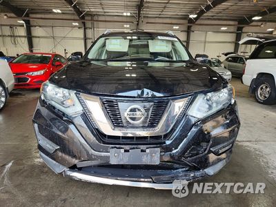 Piąte zdjęcie samochodu w środku: 2017 NISSAN ROGUE SV VIN:5N1AT2MT4HC877818 - miniatura