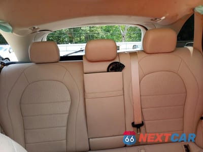 Zdjęcie 10 z 13 samochodu: 2019 MERCEDES-BENZ GLC 300 VIN:WDC0G4JB2KV190127 - miniatura