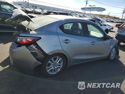 Trzecie zdjęcie samochodu z tyłu: 2016 SCION IA BASE VIN:3MYDLBZV2GY107068 - miniatura