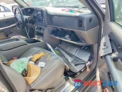 Zdjęcie 8 z 13 samochodu: 2003 GMC YUKON XL C1500 VIN:1GKEC16T13J145569 - miniatura
