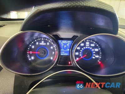 Zdjęcie 9 z 12 samochodu: 2013 HYUNDAI VELOSTER BASE VIN:KMHTC6AD9DU162339 - miniatura