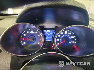 Zdjęcie 9 z 12 samochodu: 2013 HYUNDAI VELOSTER BASE VIN:KMHTC6AD9DU162339 - miniatura