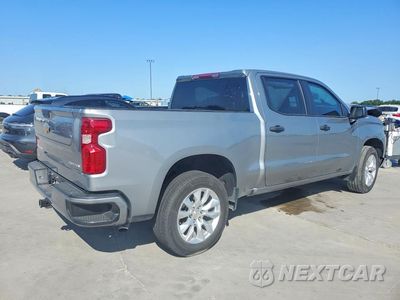 Trzecie zdjęcie samochodu z tyłu: 2025 CHEVROLET SILVERADO C1500 CUSTOM VIN:3GCPABEK0SG350115 - miniatura