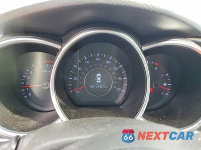 Zdjęcie 9 z 12 samochodu: 2014 KIA OPTIMA LX VIN:5XXGM4A76EG309368 - miniatura