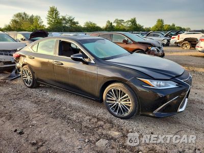 Czwarte zdjęcie samochodu z boku: 2024 LEXUS ES 250 BASE VIN:58AD11D12RU013138 - miniatura