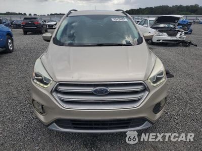Piąte zdjęcie samochodu w środku: 2017 FORD ESCAPE SE VIN:1FMCU0GD6HUD49089 - miniatura