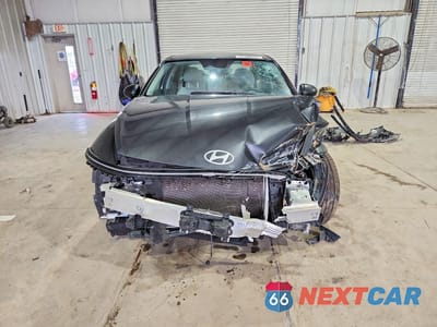 Piąte zdjęcie samochodu w środku: 2025 HYUNDAI SONATA SEL VIN:KMHL64JAXSA450144 - miniatura