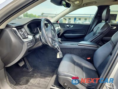 Zdjęcie 7 z 13 samochodu: 2019 VOLVO XC60 T5 MOMENTUM VIN:LYV102DK8KB191989 - miniatura