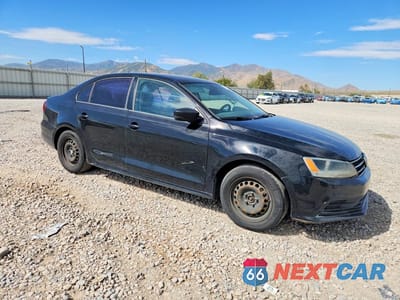 Czwarte zdjęcie samochodu z boku: 2016 VOLKSWAGEN JETTA S VIN:3VW267AJ9GM374165 - miniatura