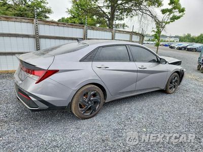 Trzecie zdjęcie samochodu z tyłu: 2026 HYUNDAI ELANTRA SEL SPORT VIN:KMHLM4DG0TU119126 - miniatura