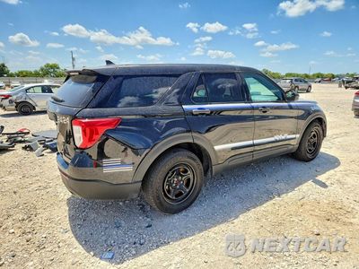 Trzecie zdjęcie samochodu z tyłu: 2024 FORD EXPLORER POLICE INTERCEPTOR VIN:1FM5K8AC7RGA47016 - miniatura