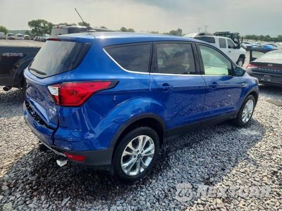 Trzecie zdjęcie samochodu z tyłu: 2019 FORD ESCAPE SE VIN:1FMCU0GD7KUA07416 - miniatura