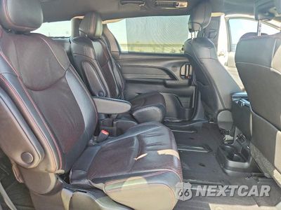 Zdjęcie 11 z 13 samochodu: 2025 TOYOTA SIENNA XSE 7-PASSENGER VIN:5TDCSKFC4SS176019 - miniatura