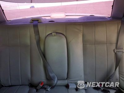 Zdjęcie 10 z 14 samochodu: 2004 MERCURY GRAND MARQUIS LS VIN:2MEHM75W94X615536 - miniatura