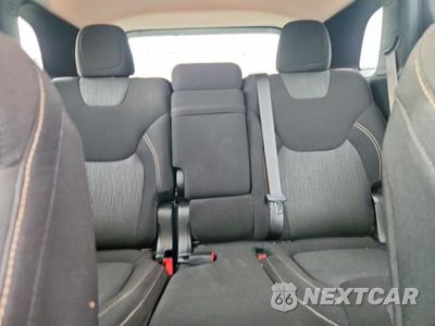Zdjęcie 10 z 13 samochodu: 2017 JEEP CHEROKEE LATITUDE VIN:1C4PJLCS1HW596495 - miniatura