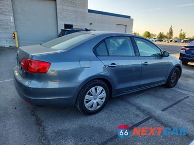 Trzecie zdjęcie samochodu z tyłu: 2014 VOLKSWAGEN JETTA SE VIN:3VWD17AJ7EM293217 - miniatura