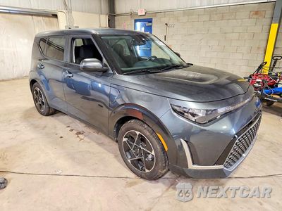 Czwarte zdjęcie samochodu z boku: 2025 KIA SOUL EX VIN:KNDJ33AU2S7273787 - miniatura