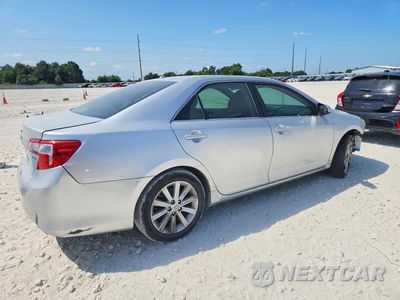 Trzecie zdjęcie samochodu z tyłu: 2014 TOYOTA CAMRY XLE VIN:4T1BF1FK1EU835087 - miniatura