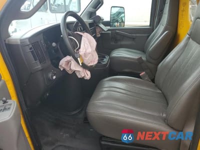 Zdjęcie 7 z 13 samochodu: 2022 GMC SAVANA BOX TRUCK VIN:7GZ37TC75NN003279 - miniatura