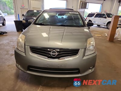 Piąte zdjęcie samochodu w środku: 2010 NISSAN SENTRA 2.0 VIN:3N1AB6AP9AL716397 - miniatura