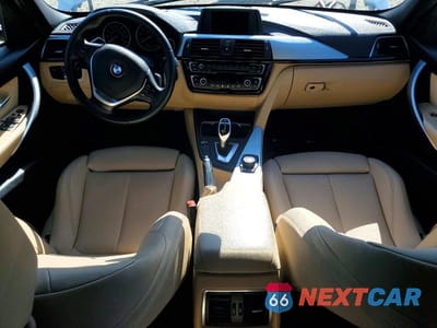 Zdjęcie 8 z 12 samochodu: 2018 BMW 330 XI VIN:WBA8D9C50JEB35793 - miniatura