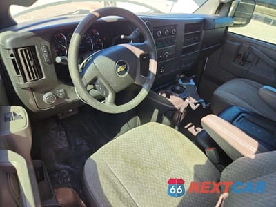 Zdjęcie 8 z 13 samochodu: 2017 CHEVROLET EXPRESS G2500 VIN:1GCWGAFF7H1247142 - miniatura