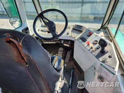 Zdjęcie 8 z 13 samochodu: 2017 ORANGE EV TERMINAL TRACTOR VIN:1Z9TA8EAXHR530005 - miniatura
