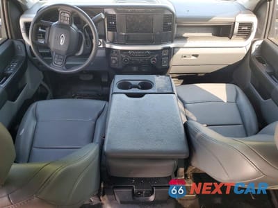 Zdjęcie 8 z 12 samochodu: 2024 FORD F350 SUPER DUTY VIN:1FT8W3DTXREE03443 - miniatura