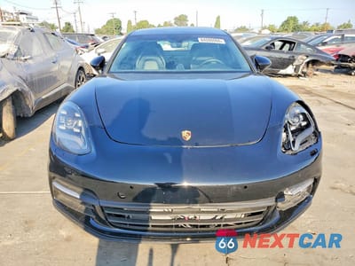 Piąte zdjęcie samochodu w środku: 2018 PORSCHE PANAMERA 4 VIN:WP0AA2A76JL119647 - miniatura