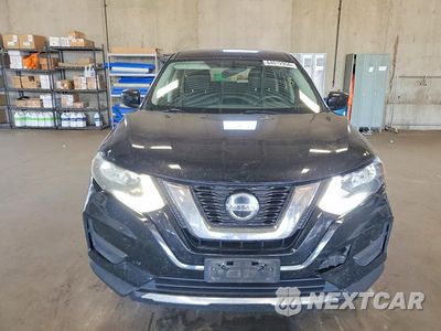 Piąte zdjęcie samochodu w środku: 2018 NISSAN ROGUE S VIN:KNMAT2MV7JP586136 - miniatura